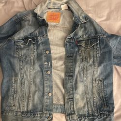Size Large Levi’s Denim Jacket