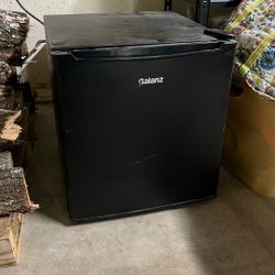 Galanz Mini Fridge