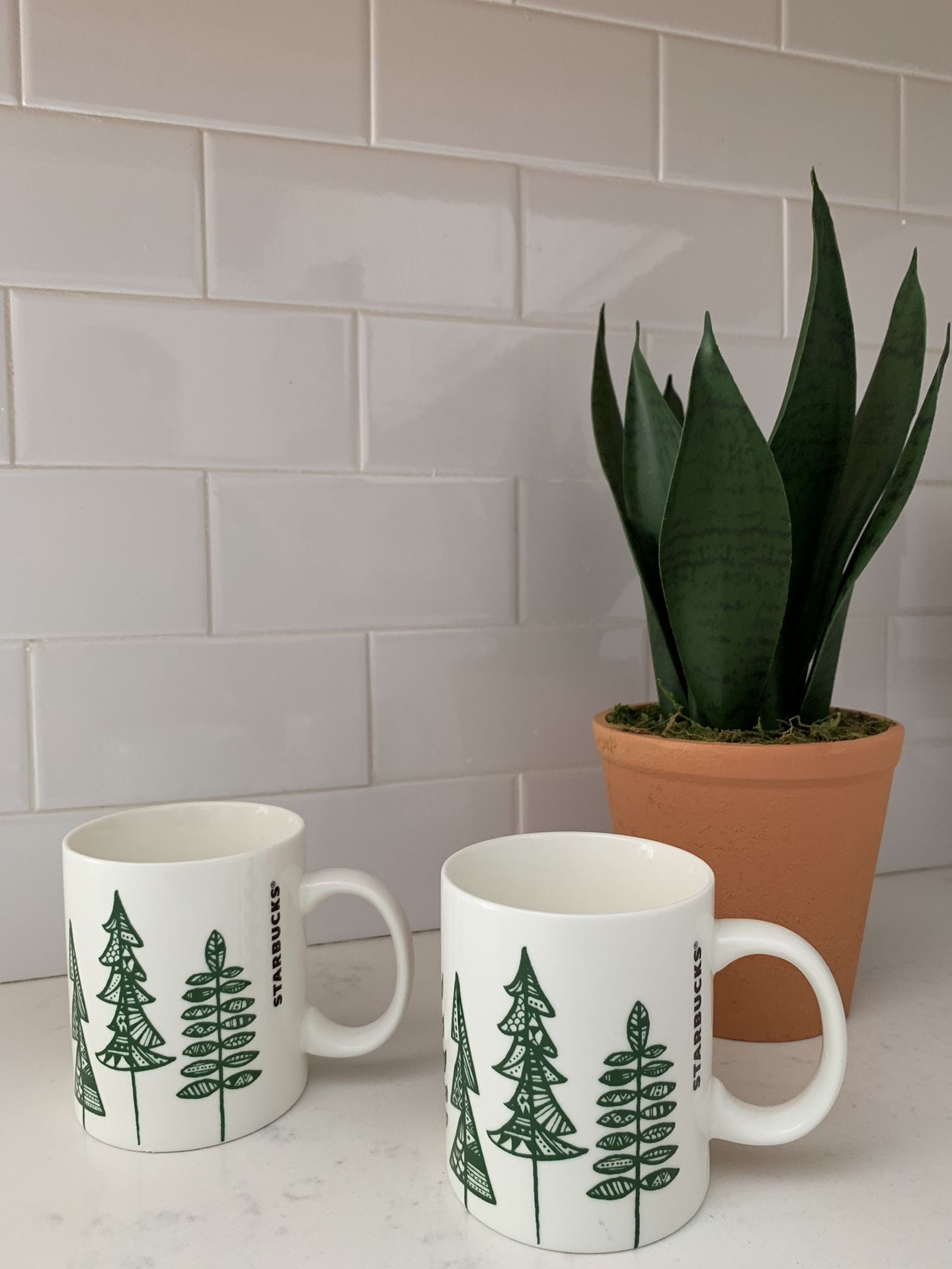 2 Starbucks Christmas Holiday Coffee Mugs 12 oz. NEW