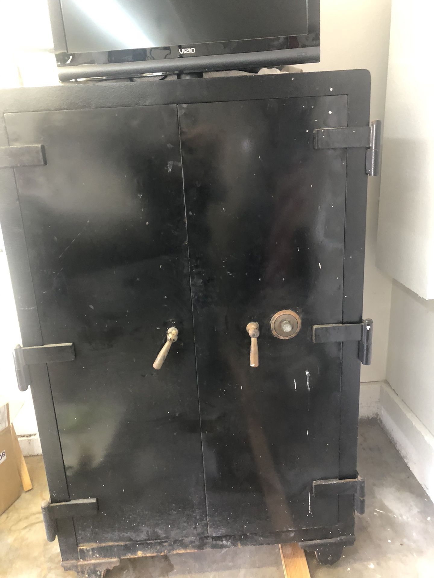 Antique gun or jewelry double door safe with a Nother small safe inside