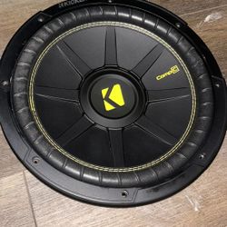 2 Kicker Comp C 12” 600 watt Subwoofers – Great Condition