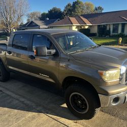 2008 toyota tundra crewmax 4x4