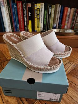 Toms Size 5 1/2 Ladies Wedge Sandles