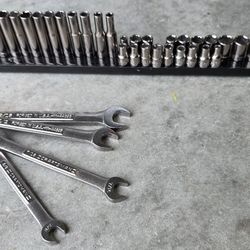 Craftsman Made in USA Wrench and 1/4" Sae Socket set complete! 