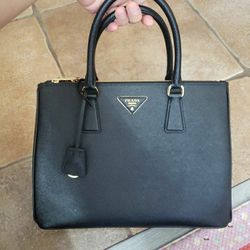(LARGE) Prada Galleria Saffiano Leather