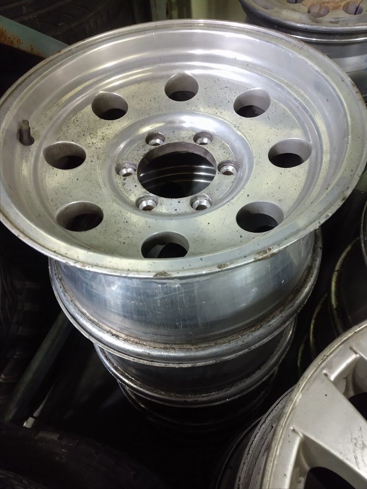 16 inch aluminum truck rims 6 lugs Chevy Dodge for Sale in Los Angeles