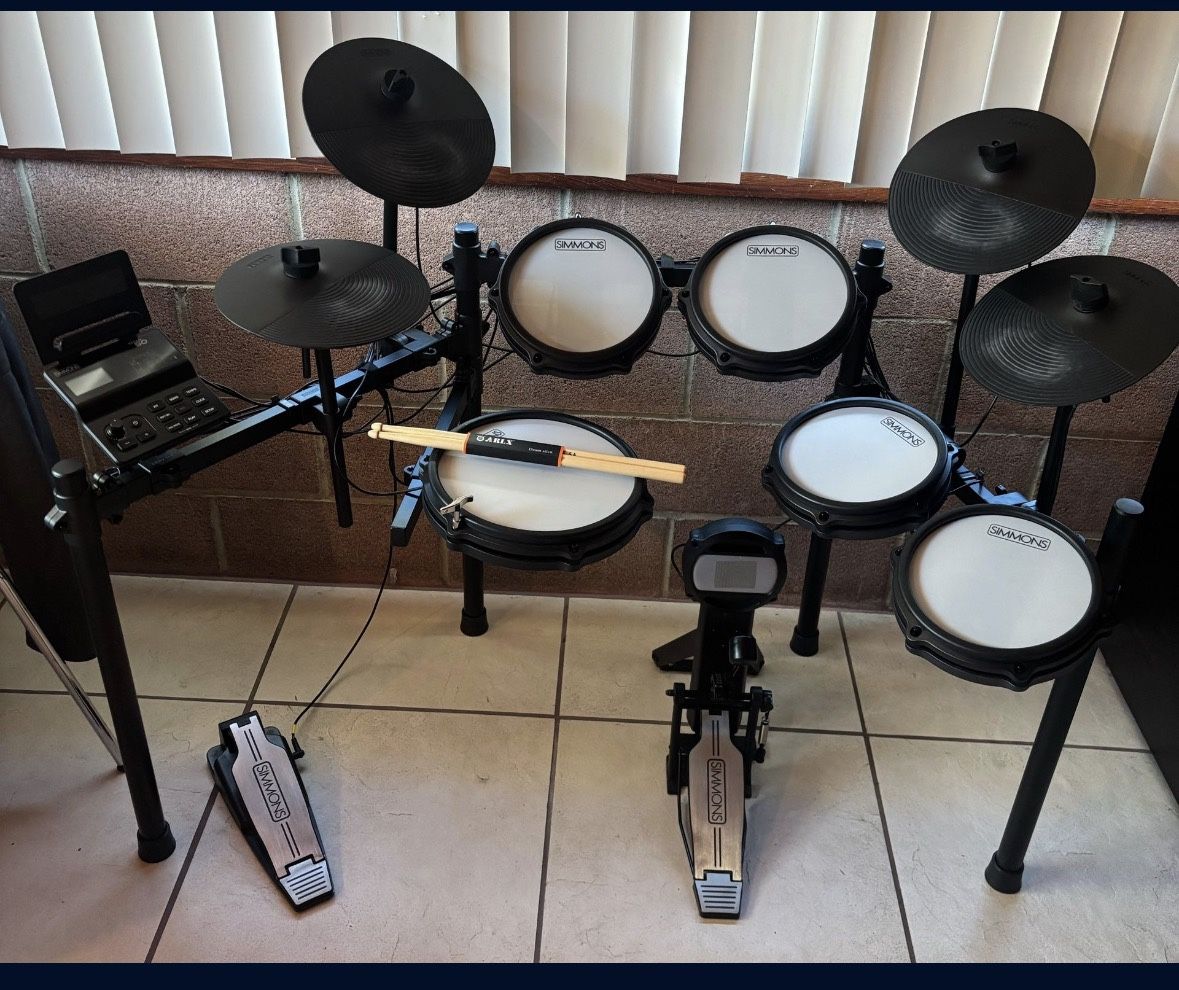 Simmons Titan 50 Drum Set