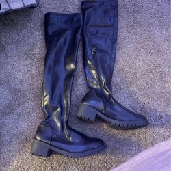 Boots Size  8.5 