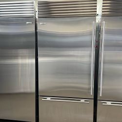SUB ZERO 36”WIDE BUILT IN BOTTOM FREEZER REFRIGERATOR STAINLESS STEEL 