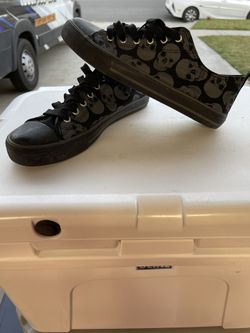 Free Skull Shoes - Unisex