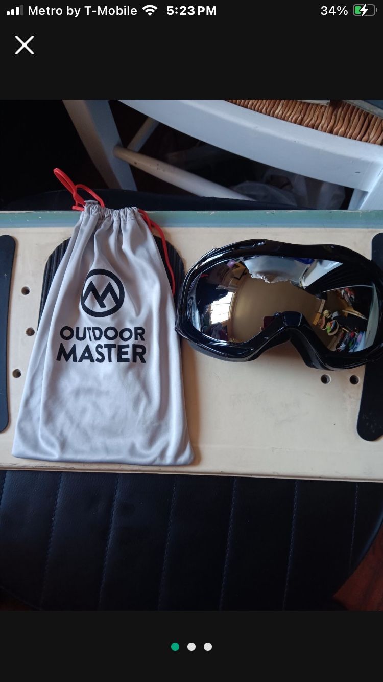 Snowboard with Snow Googles