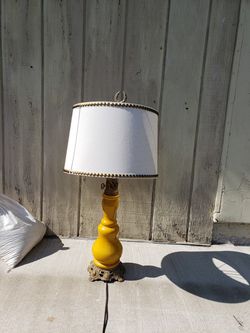 Super cute yellow vintage lamp