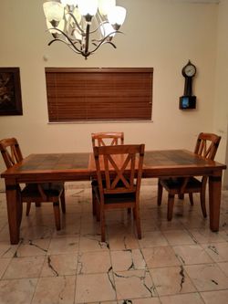 Dinning set table with 4 chair