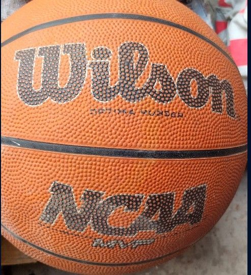 Wilson NCAA Basketball 