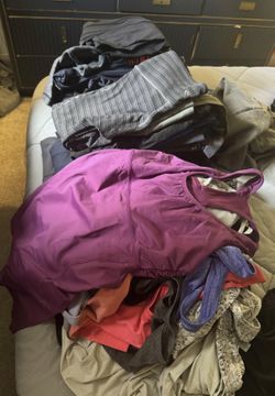 Women’s Lululemon items 