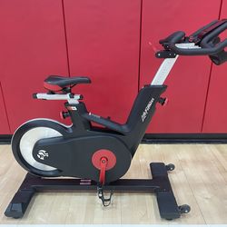 Life Fitness IC6 Spin Bike