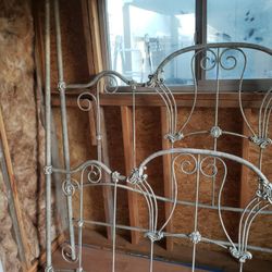 Queen Iron Rod Bed Frame