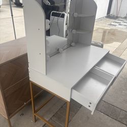 Makeup Table
