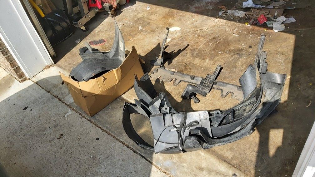 Chevy Impala OEM GM Inner Fender Liners Driver and Passengers Side. 2000-2005