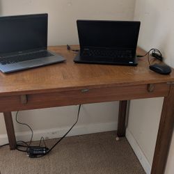 Wooden Expandable Table