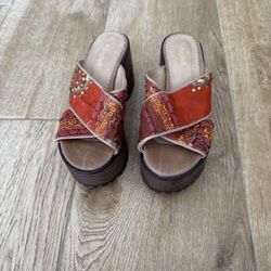 Women’s Vibrant Red Mules