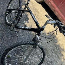 Nice agresor Mountain Bike  Like New 