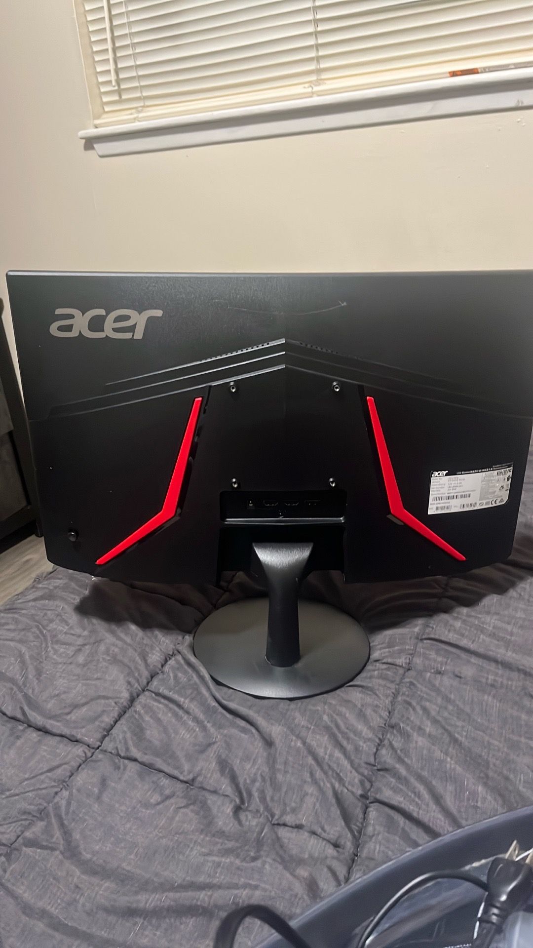 Acer Nitro ED240Q Sbiip 23.6" Full HD 1920 x 1080 VA 1500R Curved Gaming Monitor