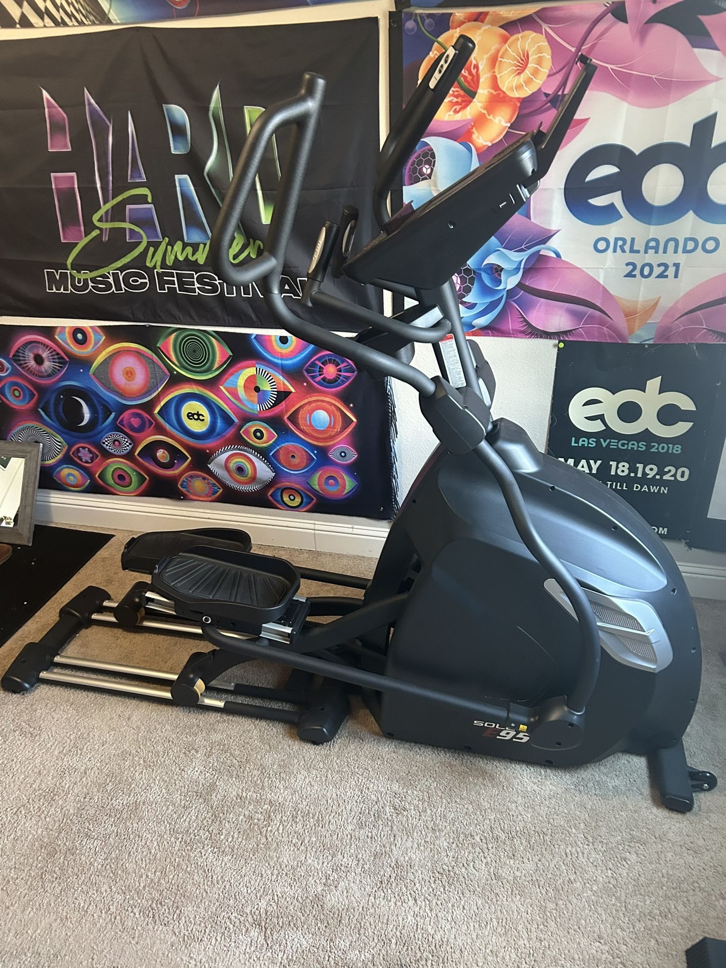 SOLE E95S ELLIPTICAL MACHINE