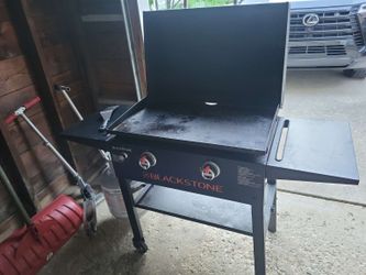 Blackstone 54" x 20" with 28" 2-Burner Propane Griddle with Hood, Used Good
