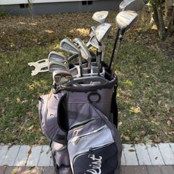 Mens Titleist golf club set.  Complete set with Titleist golf bag right handed
