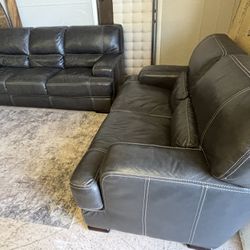 GENUINE LEATHER GREY COUCH AND LOVE SEAT SET , DELIVERY INCLUDED 🚚