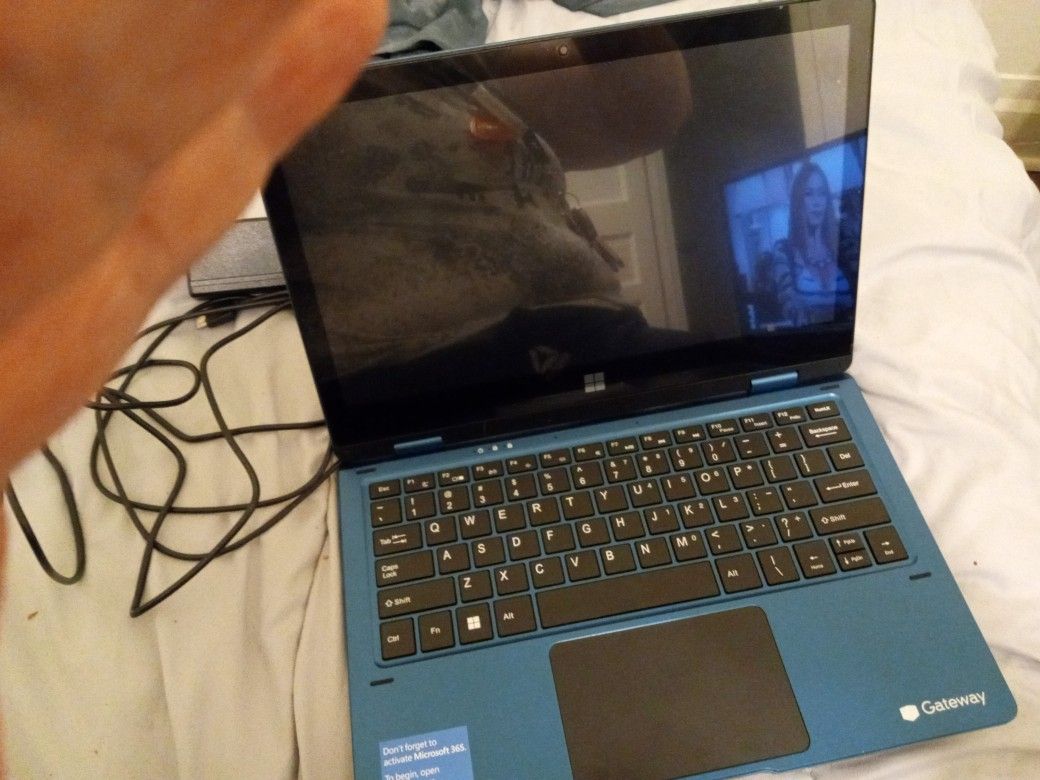 GATEWAY CONVERTIBLE NOTEBOOK