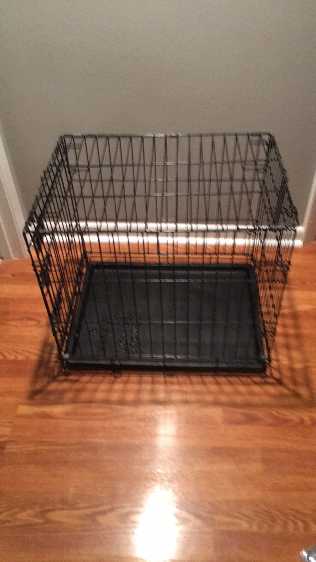 Medium dog cage (21x24x18)