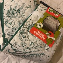 Grinch Full/Queen Reversible Quilt – NEW! 