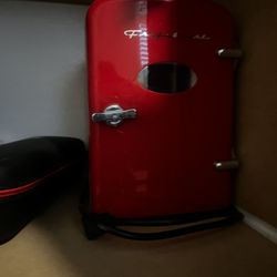 mini fridge 