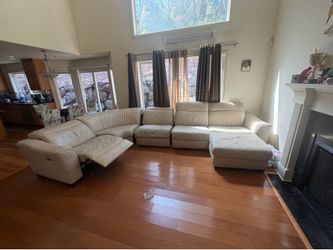 Macys 5 piece sectional leather sofa with one power seat