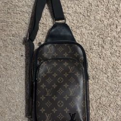 Louis Vuitton Avenue Slingbag