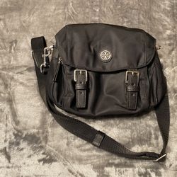 Tory Burch Virginia Small Messenger Bag. 