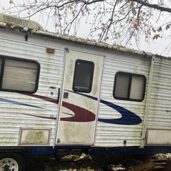 2005 Fleetwood Pioneer