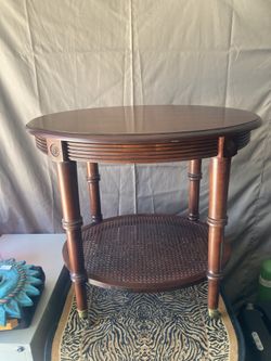 This is an Ethan Allen British Classics Freeport accent oval end table