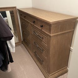 Haverty’s Drawer Dresser w/ Mirror and Chest Dresser / Pick up in Bluffton ($1200 OBO)