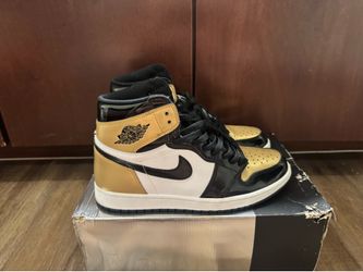 Air Jordan Retro 1 Gold Toe