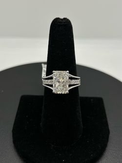 BRAND NEW 14KW 3.75CTW Radiant Engagement Ring