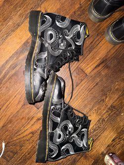 Dr. Marten 1460 SERPENT PRINT LEATHER LACE UP BOOTS