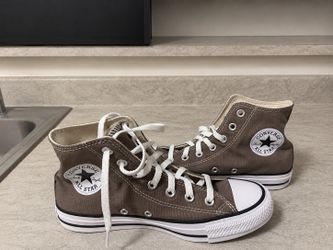Converse - Size 7.5 Women’s