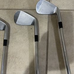 Taylor Made P770 Irons Left Handed 