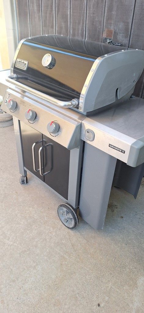 Bbq Weber Grill Genisis Like New