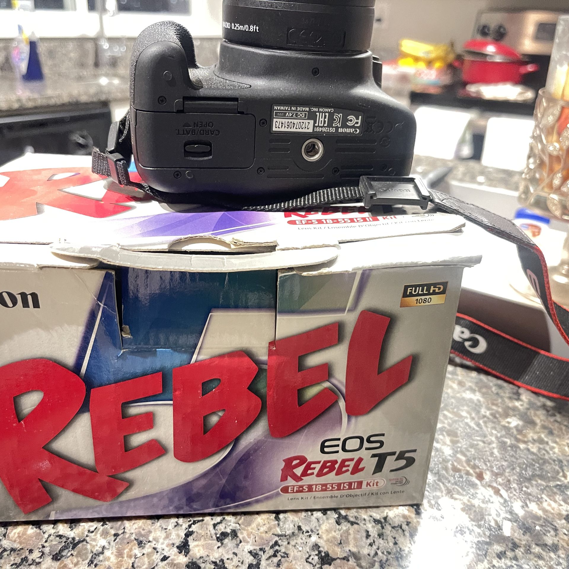 Canon EOS Rebel T5 DSLR Camera – Like New
