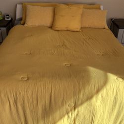 Bright Queen Comforter Set