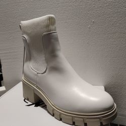 Athlefit Cream Colored Chelsea Boots 